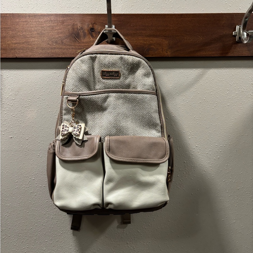Itzy Ritzy brown, tan and Cream diaper bag Backpack with cheetah bow Keychain